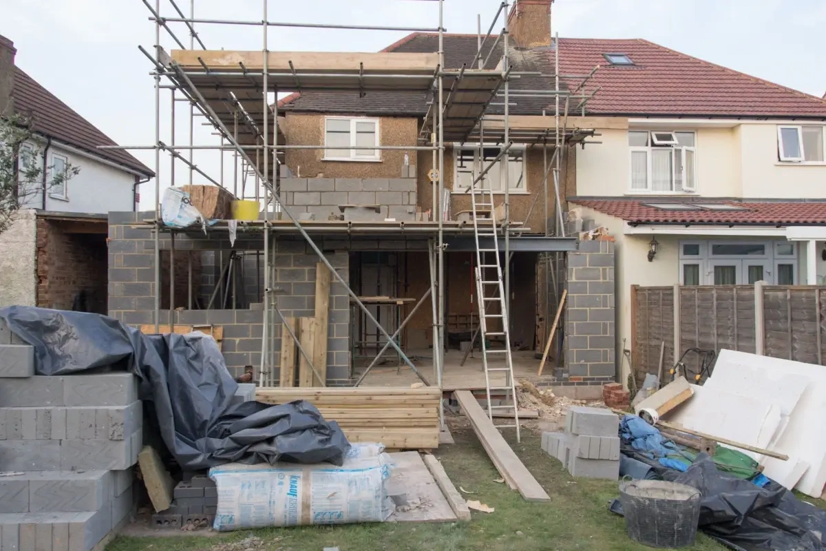 Hvad koster en tilbygning? Fem forhold der kan påvirke tilbygningens pris